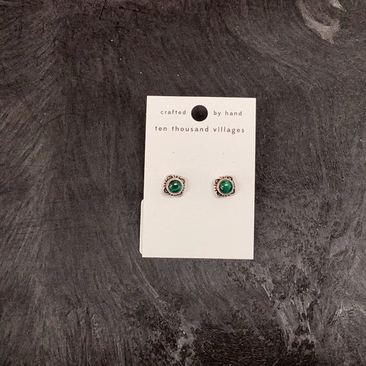 Stud earring w/small stone & dots & loops