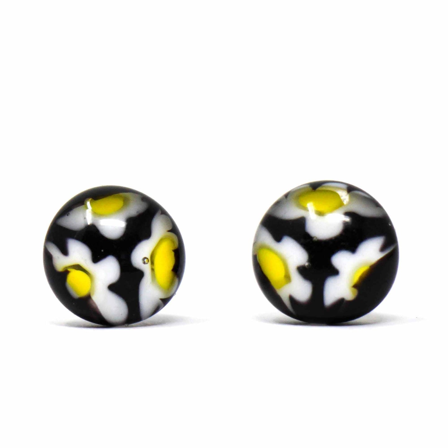 Round Glass Stud Earrings, Black/White Flowers - SINGLE m/3