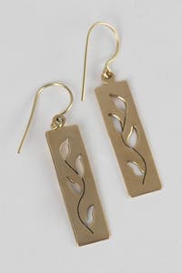 Earrings rect leaf cutout bombshell 2L brass