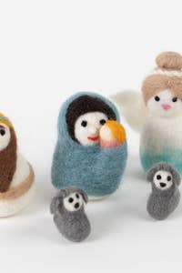 Nativity w/sheep S/5 felted wool 3H crm/blu/gray