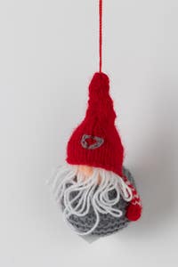 Ornament gnome w/hat M/3 yarn 5H red/gray