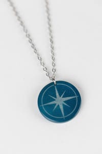 Necklace compass blessing pend tagua 16L teal/silv